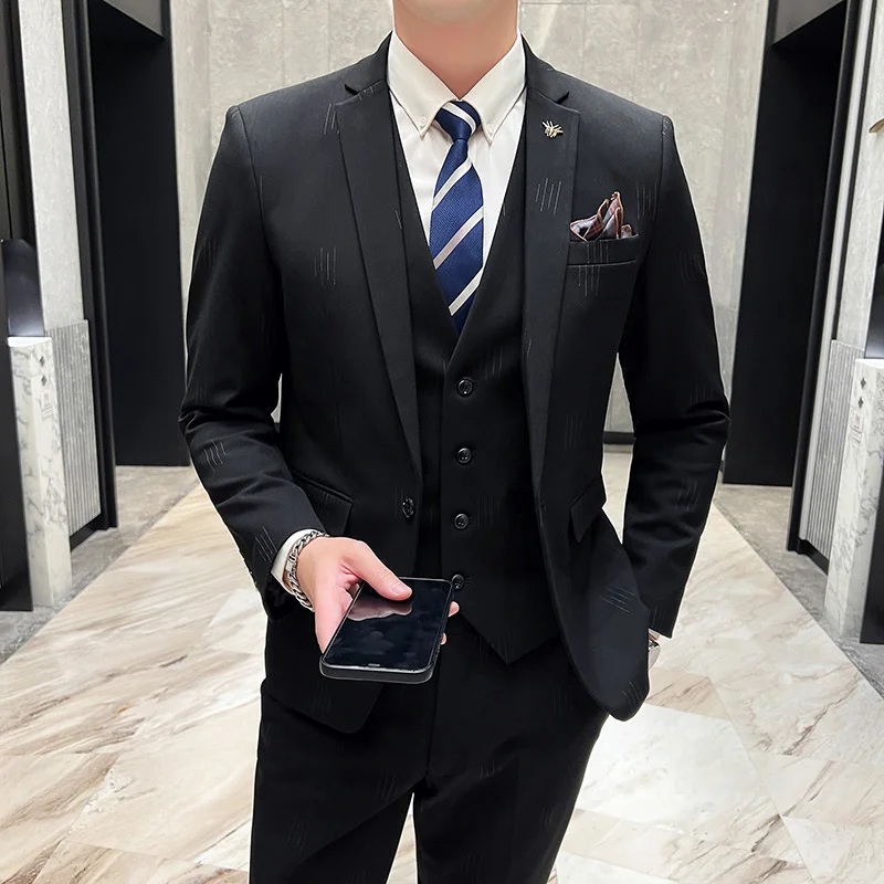 High Quality (Blazer+ Vest + Trousers) Men's British Style Simple Casual Wedding Business Elegant Party Suit Slim Three-piece
High Quality (Blazer+ Vest + Trousers) Men's British Style Simple Casual Wedding Business Elegant Party Suit Slim Three-piece