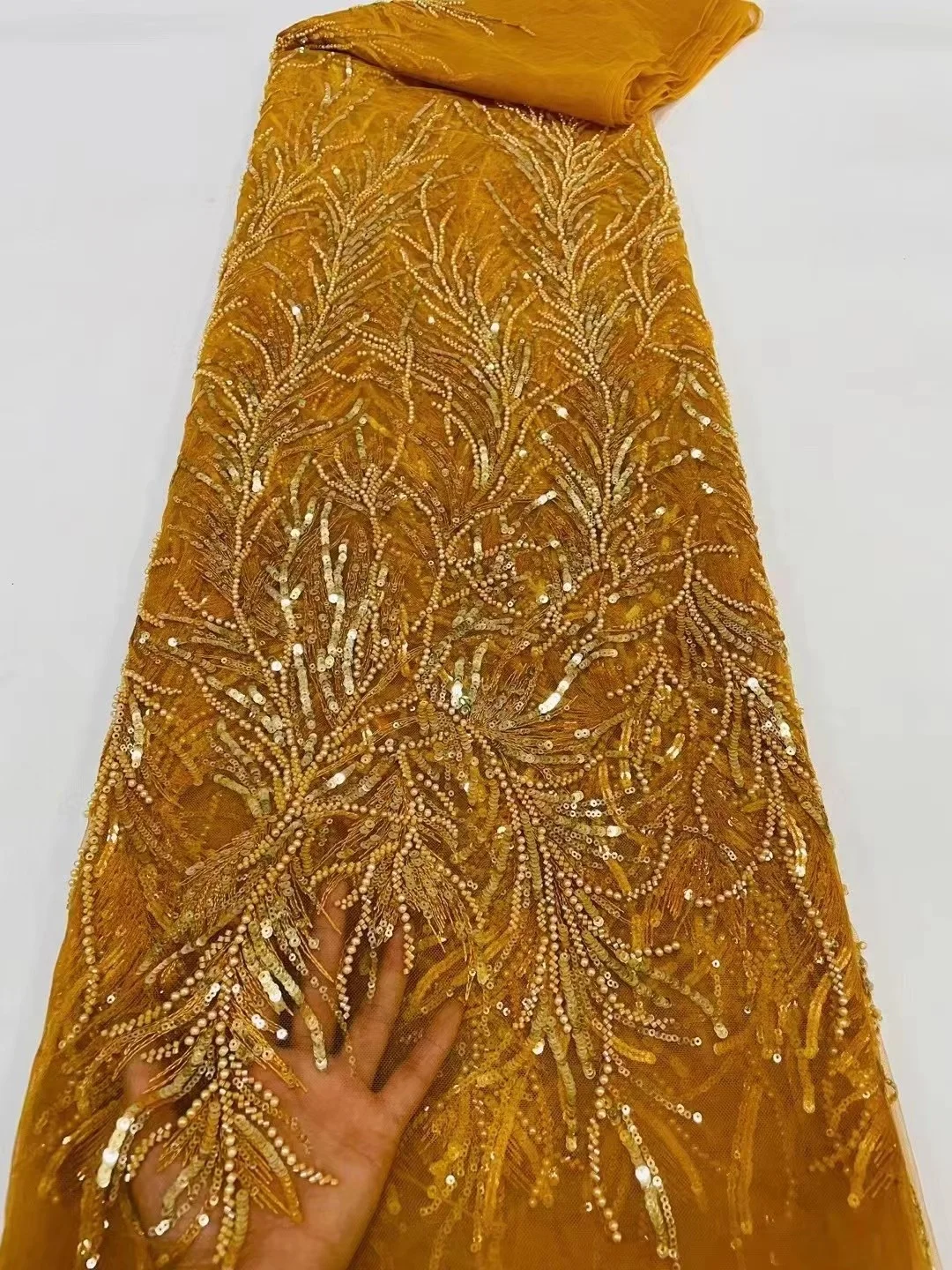 

2022 Высококачественная кружевная ткань ручной работы из бисера золотая вышивка французское кружево свадебное платье вышитая Аква Тюль Ткан...