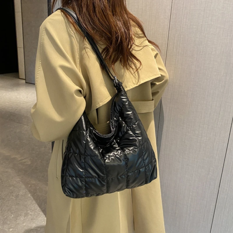 Зимняя новая Хлопковая женская сумка через плечо, вместительные повседневные сумки-тоуты, мягкие сумочки, женская сумка через плечо, кошельки и сумочки 
Зимняя новая Хлопковая женская сумка через плечо, вместительные повседневные сумки-тоуты, мягкие сумочки, женская сумка через плечо, кошельки и сумочки