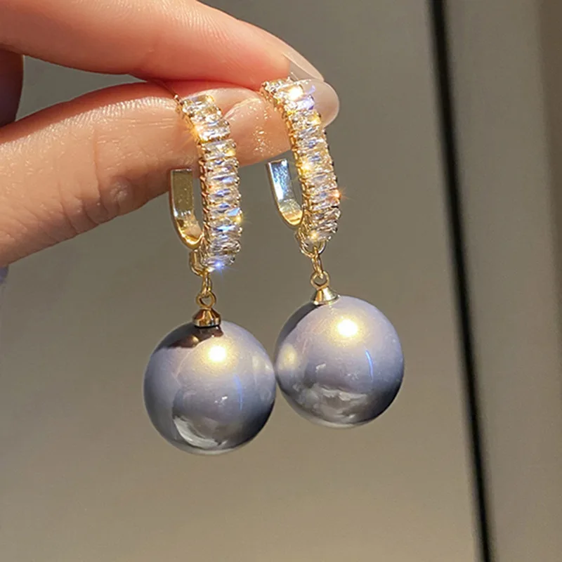 925 Silver Needle Zircon Pearl Earrings Women's Simple Korean Retro Earrings Fashionable Light Luxury Elegant Jewelry Hot Sale
925 Silver Needle Zircon Pearl Earrings Women's Simple Korean Retro Earrings Fashionable Light Luxury Elegant Jewelry Hot Sale
