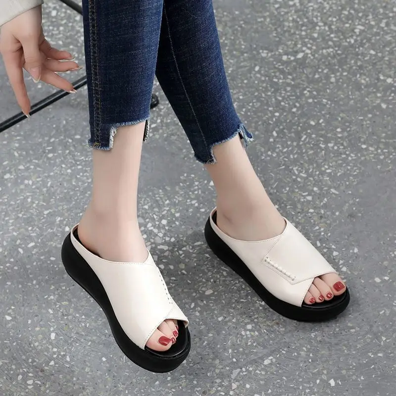 Shoes Woman 2022 Peep Toe Female Slippers PU Platform Med New Summer Rubber Hoof Heels Fabric Slides Basic Shoes House Slippers
Shoes Woman 2022 Peep Toe Female Slippers PU Platform Med New Summer Rubber Hoof Heels Fabric Slides Basic Shoes House Slippers