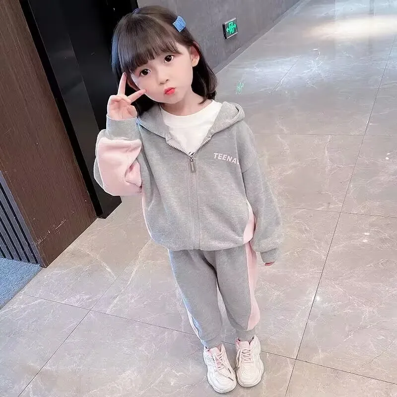 Girls' Clothing Set Spring and Autumn New Children's Sports Casual Hooded Jacket Pants Two Piece Set Kids Baby Tracksuit
Girls' Clothing Set Spring and Autumn New Children's Sports Casual Hooded Jacket Pants Two Piece Set Kids Baby Tracksuit
