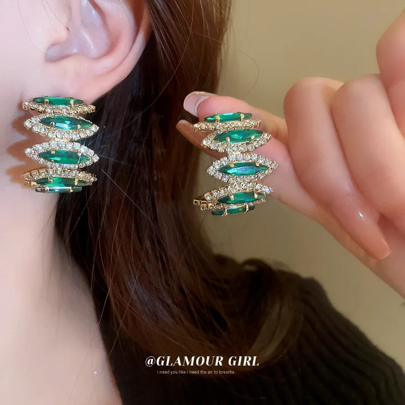 Silver Needle Full Diamond C- Shaped Crown Geometric Earrings Light Luxury Advanced Atmosphere European And American Fa
Silver Needle Full Diamond C- Shaped Crown Geometric Earrings Light Luxury Advanced Atmosphere European And American Fa