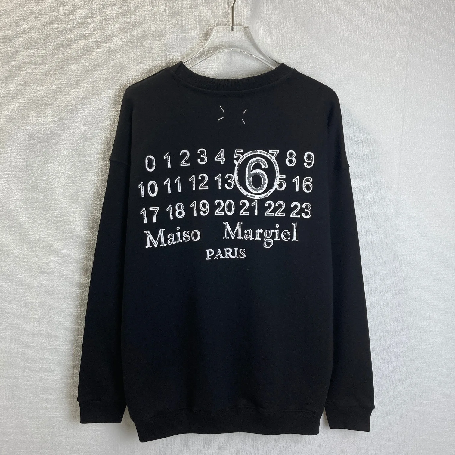 2024 Sweatshirt Letter MM6 New Hooded Sweater Men's and Women's Spring Long sleeved Lazy Fashion Loose Hooded Top Sweatshirt
2024 Sweatshirt Letter MM6 New Hooded Sweater Men's and Women's Spring Long sleeved Lazy Fashion Loose Hooded Top Sweatshirt