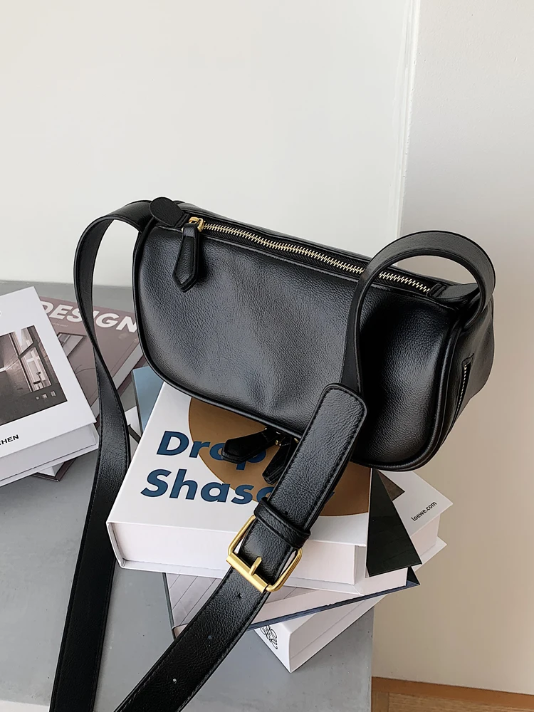 Fashion High-end Pu Soft Leather Ladies Shoulder Bag 2022 New Wide Shoulder Strap Pillow Bag Casual All-match Messenger Bag
Fashion High-end Pu Soft Leather Ladies Shoulder Bag 2022 New Wide Shoulder Strap Pillow Bag Casual All-match Messenger Bag