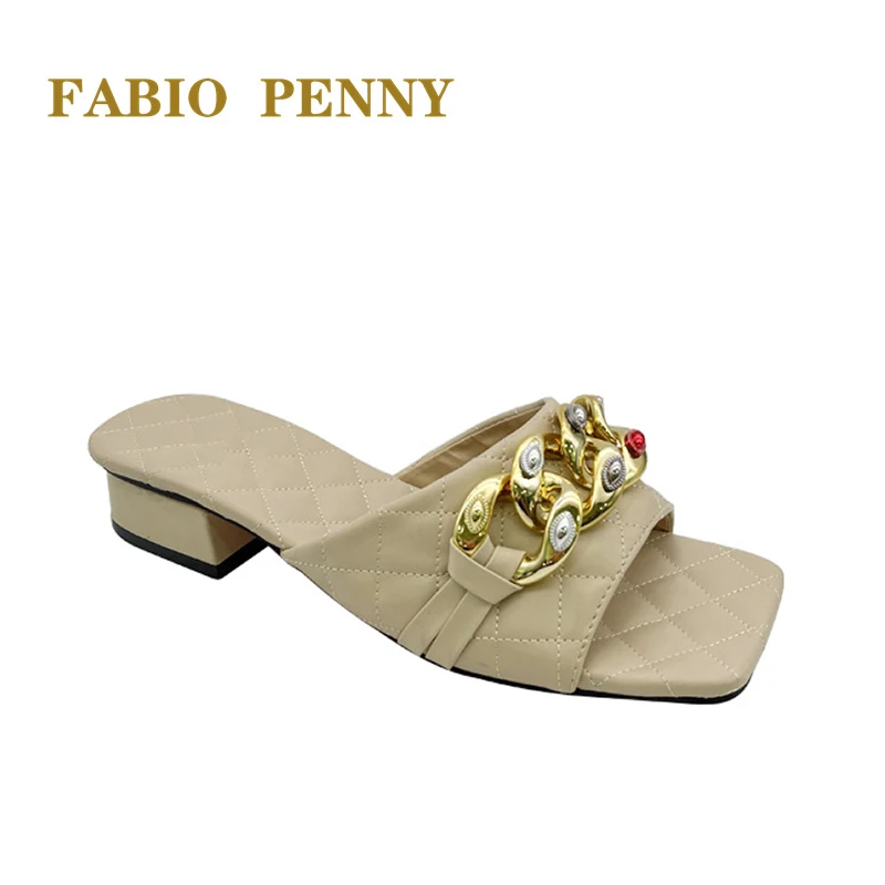 Летние тапочки, декоративная женская обувь с металлической пряжкой, модные женские тапочки на низком каблуке для ужина и вечеринки 
Летние тапочки, декоративная женская обувь с металлической пряжкой, модные женские тапочки на низком каблуке для ужина и вечеринки