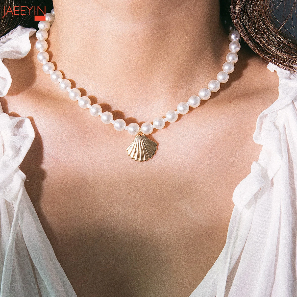 European And American Jewelry Creative Scallop Personality Necklace Multi-Pearl Shell Single-Layer Temperament Necklace
European And American Jewelry Creative Scallop Personality Necklace Multi-Pearl Shell Single-Layer Temperament Necklace