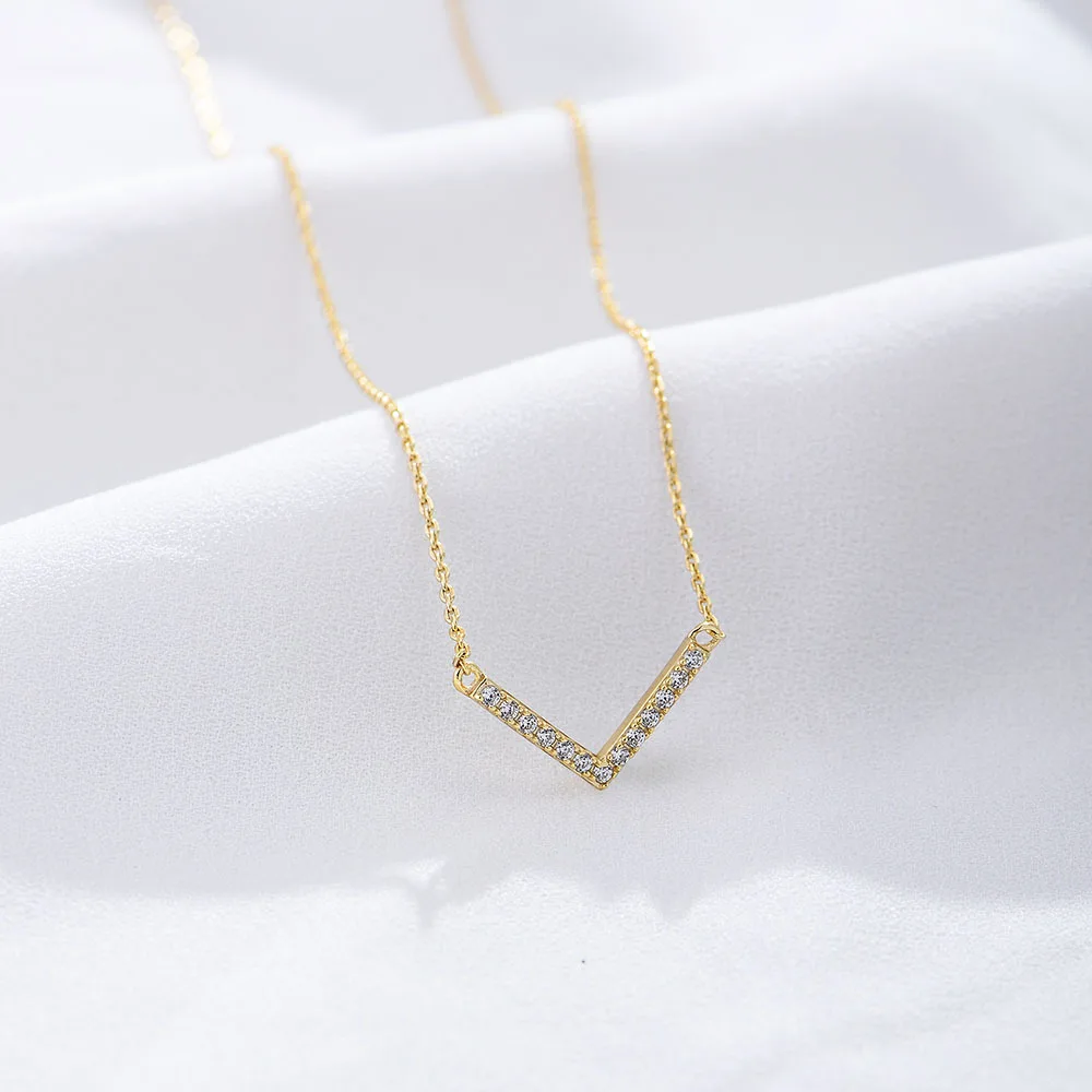 925 Sterling Silver Stereo Full Diamond V-shaped Pendant Ladies Gold Necklace Clavicle Chain Fashion Accessories Jewelry
925 Sterling Silver Stereo Full Diamond V-shaped Pendant Ladies Gold Necklace Clavicle Chain Fashion Accessories Jewelry