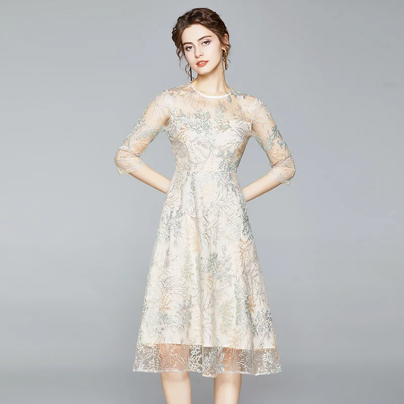 New 2022 Summer O-Neck 3/4 Sleeved Fashion Embroidered Women Dress Elegant Slim High Waist Vintage Vestidos
New 2022 Summer O-Neck 3/4 Sleeved Fashion Embroidered Women Dress Elegant Slim High Waist Vintage Vestidos