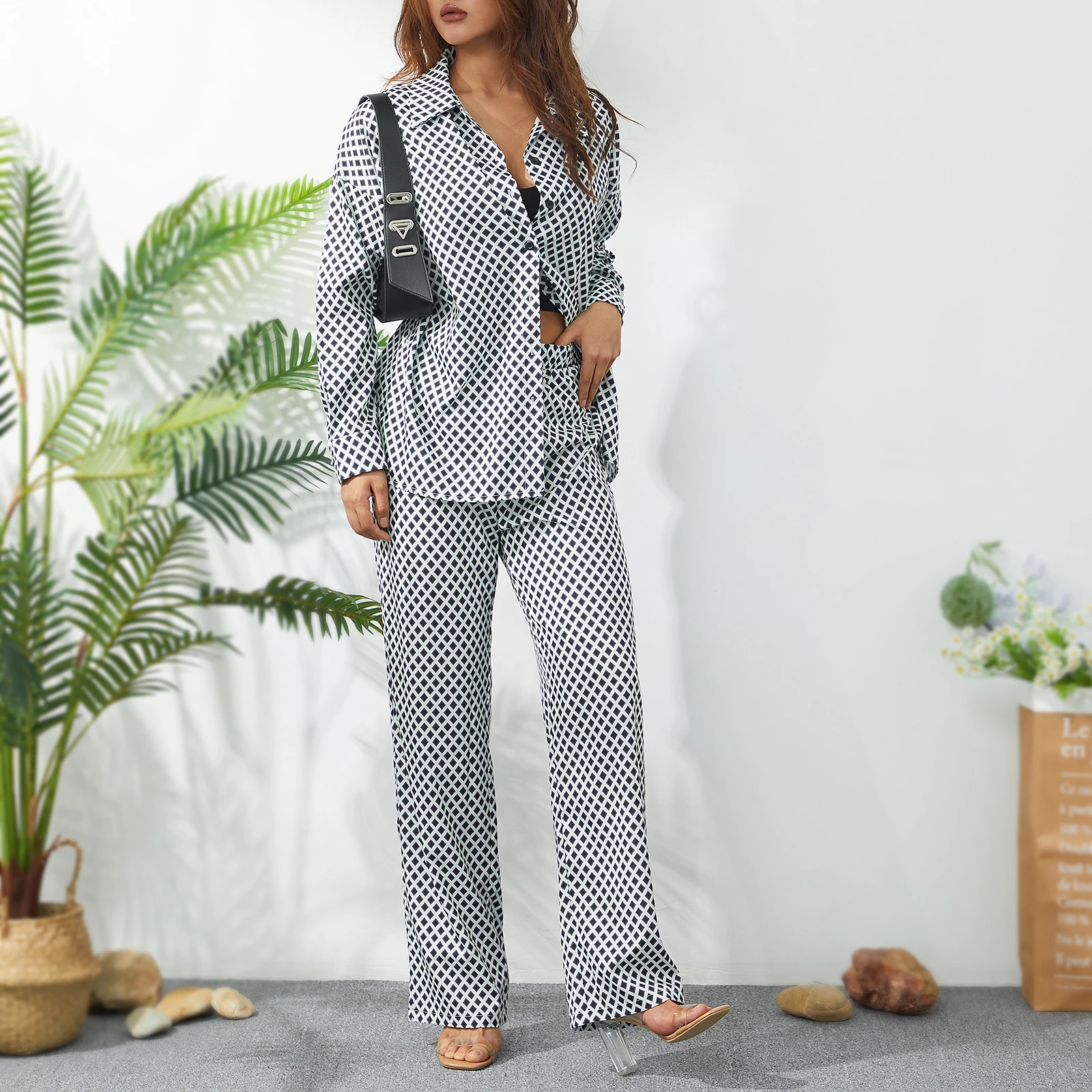 Women's Spring Autumn Fashion 2Pcs Clothes Sets Long Sleeve Lapel Stripe/Diamond Print Shirt + High Waist Wide Leg Pants Suit
Women's Spring Autumn Fashion 2Pcs Clothes Sets Long Sleeve Lapel Stripe/Diamond Print Shirt + High Waist Wide Leg Pants Suit