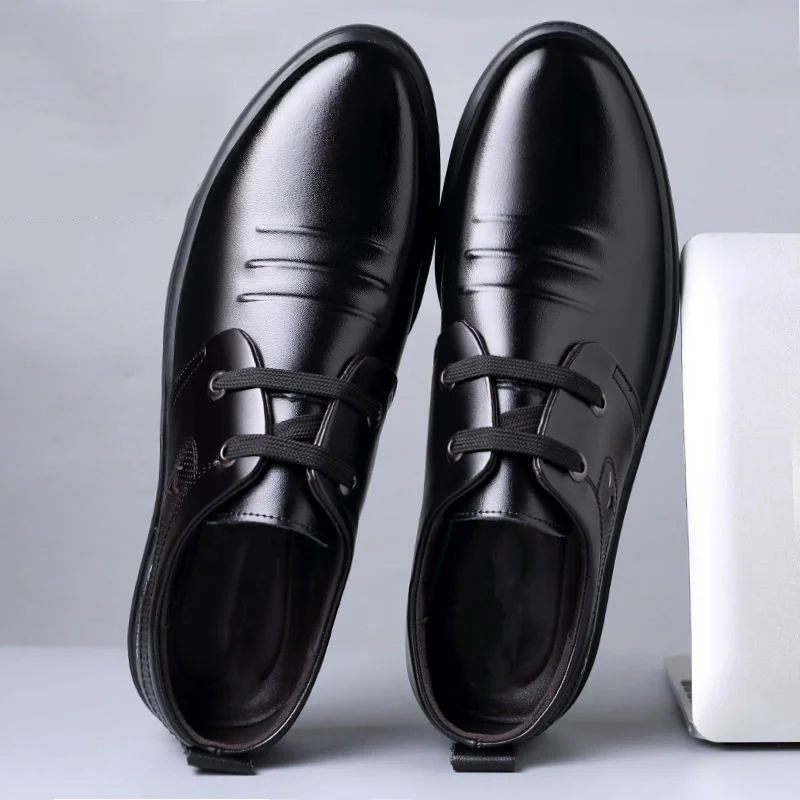 Soft Sole Slip-On Casual Small Leather Shoes Men Dress Shoes Dress Low Top Soft Sole Men Retro Brogues Luxury Brand Oxford Shoes
Soft Sole Slip-On Casual Small Leather Shoes Men Dress Shoes Dress Low Top Soft Sole Men Retro Brogues Luxury Brand Oxford Shoes