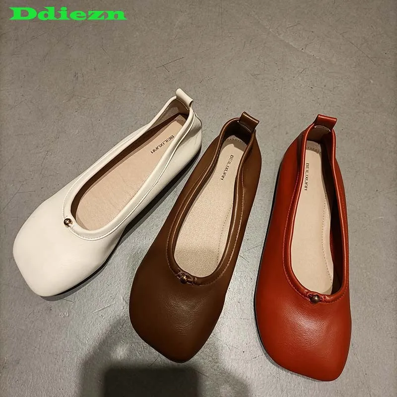 Сандалии женские с круглым носком, Модные Повседневные туфли на плоской подошве, сланцы, белые, весна-лето 2023
Сандалии женские с круглым носком, Модные Повседневные туфли на плоской подошве, сланцы, белые, весна-лето 2023