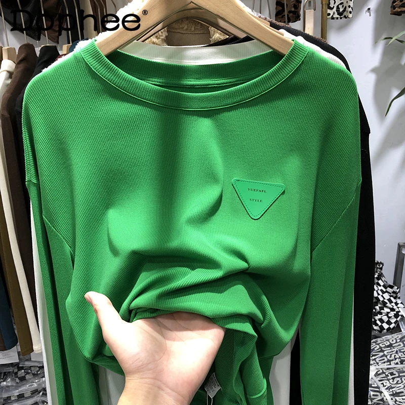 Модная зеленая футболка с длинным рукавом, женская новая весенняя верхняя одежда 2022, нижняя рубашка, облегающая Приталенная футболка, топы
Модная зеленая футболка с длинным рукавом, женская новая весенняя верхняя одежда 2022, нижняя рубашка, облегающая Приталенная футболка, топы