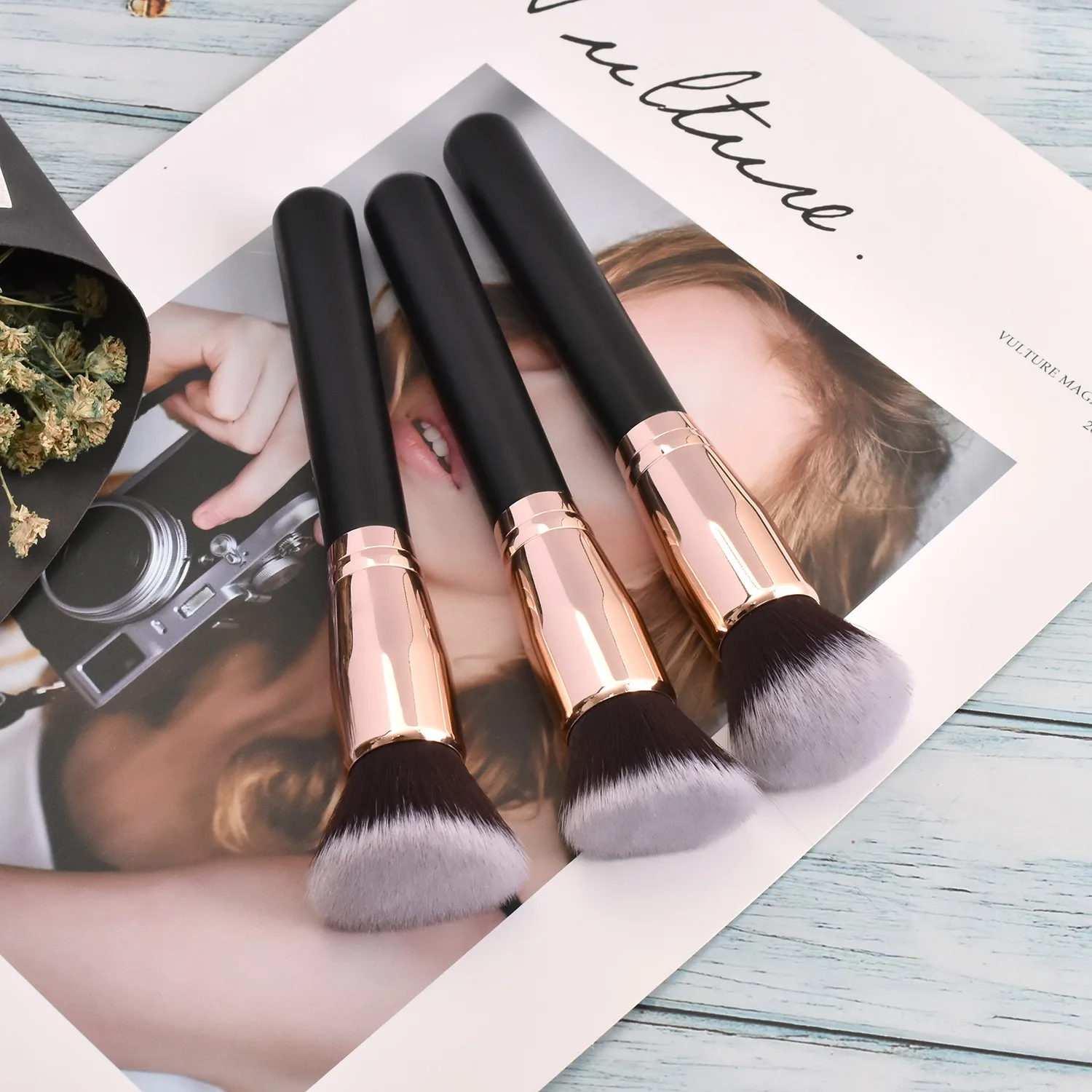 1Pcs New BB Cream Makeup Brush Foundation Brush Round Head Oblique Head Flat Head Loose Powder Brush Professional Makeup Tools
1Pcs New BB Cream Makeup Brush Foundation Brush Round Head Oblique Head Flat Head Loose Powder Brush Professional Makeup Tools