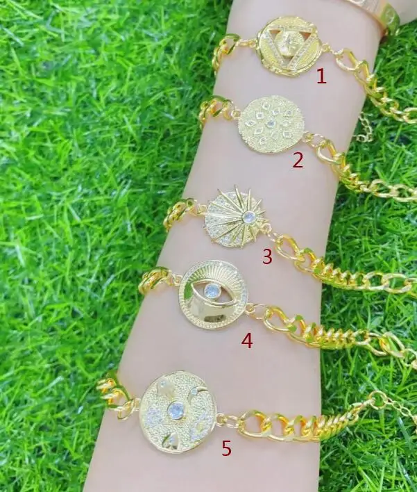 1 шт. круглый регулируемый золотистый медный cz цирконий кубинский Цирконий Браслет-цепочка браслет sg4s
1 шт. круглый регулируемый золотистый медный cz цирконий кубинский Цирконий Браслет-цепочка браслет sg4s