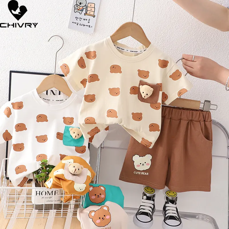 Летний костюм для мальчиков, новинка 2023, футболка с коротким рукавом и круглым вырезом и мультяшным медведем, топы с шортами, модные комплекты детской одежды
Летний костюм для мальчиков, новинка 2023, футболка с коротким рукавом и круглым вырезом и мультяшным медведем, топы с шортами, модные комплекты детской одежды