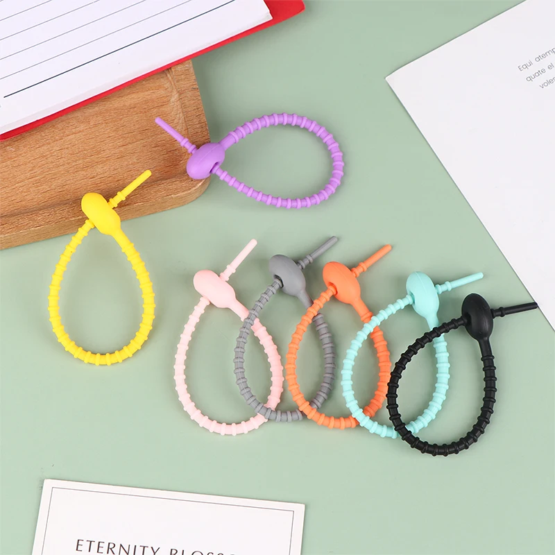 5pcs Silicone Reusable Bag Ties Self-Locking Wire Cable Twist Wire Fasten Cable Zip Tie Headset Data Line Universal Magic Tie
5pcs Silicone Reusable Bag Ties Self-Locking Wire Cable Twist Wire Fasten Cable Zip Tie Headset Data Line Universal Magic Tie