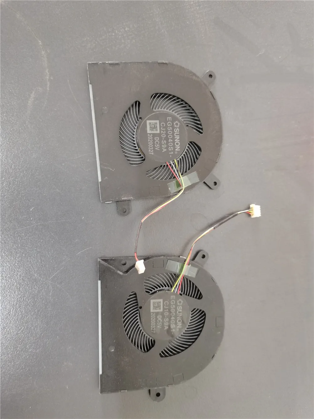 Laptop CPU Cooling Fan for EG50040S1-CJ20-S9A THERPL5T1-1421 PL5TU1B EG50040S1-CJ10-S9A THER7PL5T1-1411 PL5TU1B 4pin
Laptop CPU Cooling Fan for EG50040S1-CJ20-S9A THERPL5T1-1421 PL5TU1B EG50040S1-CJ10-S9A THER7PL5T1-1411 PL5TU1B 4pin