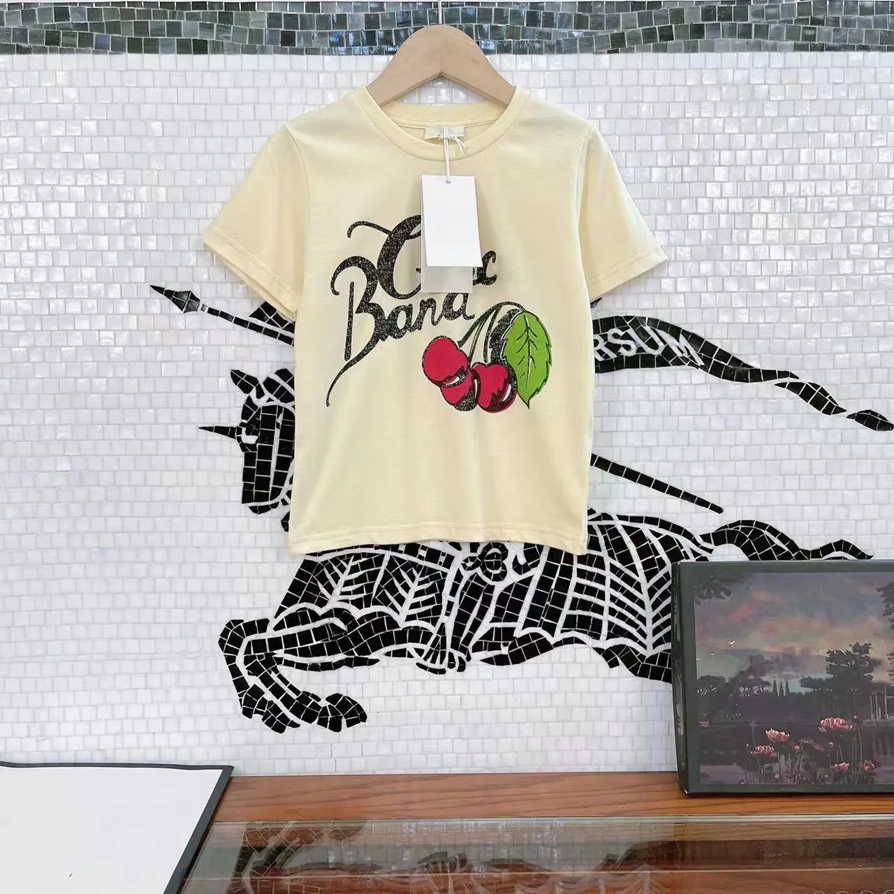 Baby Girls Boutique Outfits Summer Designer Kids Clothes Cute Cotton Short Sleeve T-shirt Letter Print Tops Children's Clothing
Baby Girls Boutique Outfits Summer Designer Kids Clothes Cute Cotton Short Sleeve T-shirt Letter Print Tops Children's Clothing