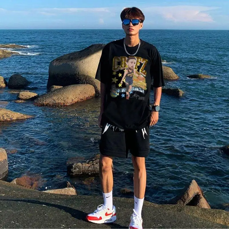 Хлопковая футболка в гонконгском стиле с коротким рукавом и принтом, мужская и женская Свободная летняя уличная футболка в американском ст...
Хлопковая футболка в гонконгском стиле с коротким рукавом и принтом, мужская и женская Свободная летняя уличная футболка в американском ст...