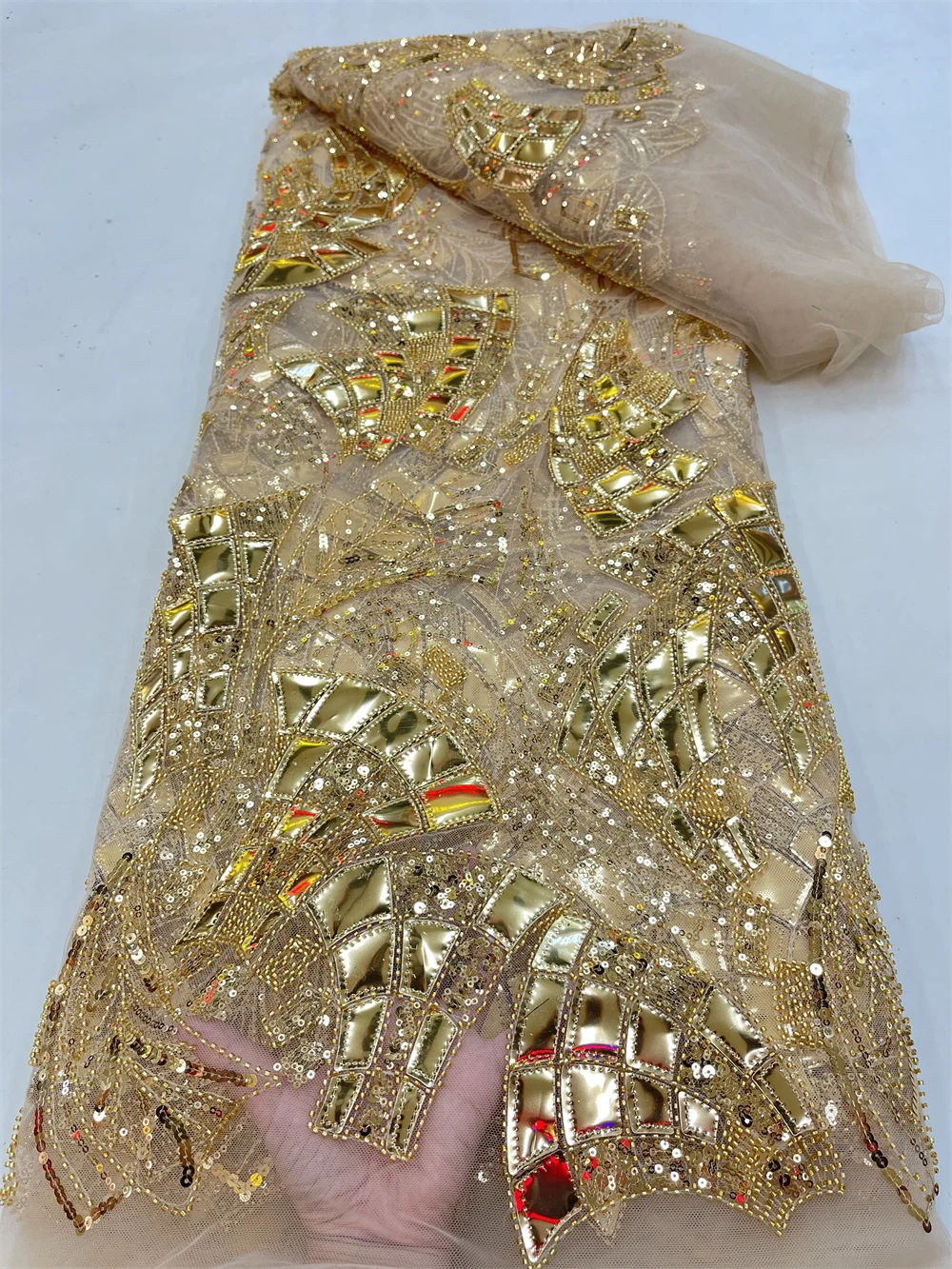 Luxury 2022 Latest African Sequins Lace Fabric Gold Line Embroidery French Mesh Sequins Lace Fabric Nigerian Tulle Lace QF0111
Luxury 2022 Latest African Sequins Lace Fabric Gold Line Embroidery French Mesh Sequins Lace Fabric Nigerian Tulle Lace QF0111