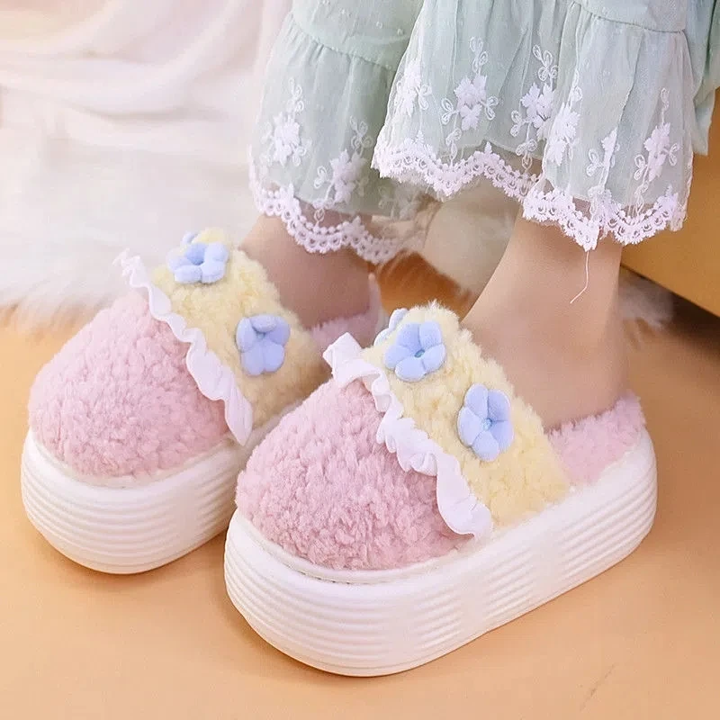 Girls Winter Slippers Lovely FLowers Lace Ladies Warm Plush Home Shoes Paltform Women Furry Slippers Comfy Female Cotton Slides
Girls Winter Slippers Lovely FLowers Lace Ladies Warm Plush Home Shoes Paltform Women Furry Slippers Comfy Female Cotton Slides
