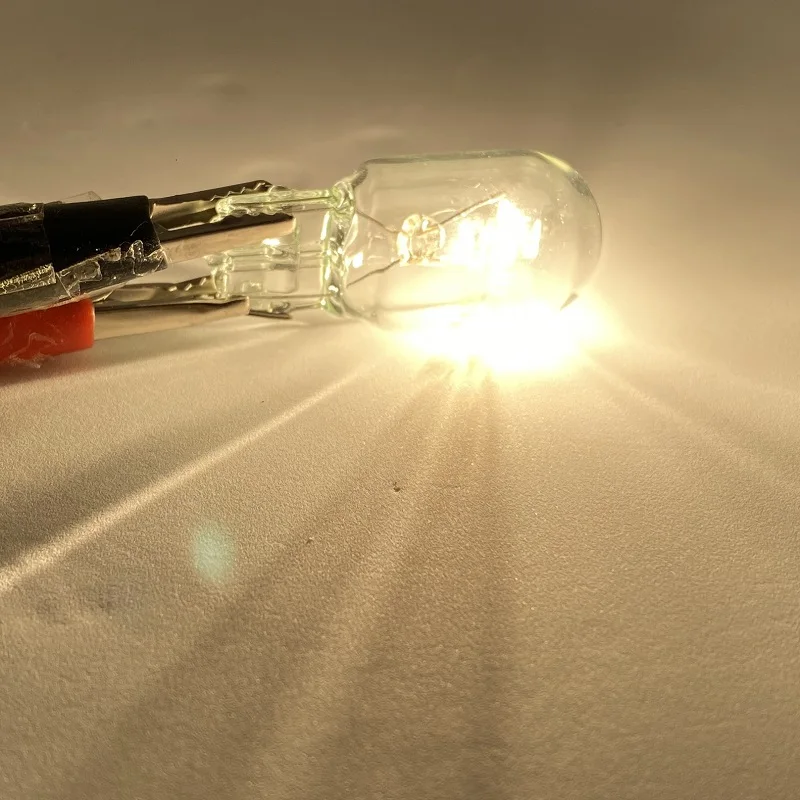 Галогенная лампа T20 7443 7440, 1 шт., для дневных ходовых огней, указателей поворота и стоп-сигналов, W21/5 Вт, 3800K
Галогенная лампа T20 7443 7440, 1 шт., для дневных ходовых огней, указателей поворота и стоп-сигналов, W21/5 Вт, 3800K