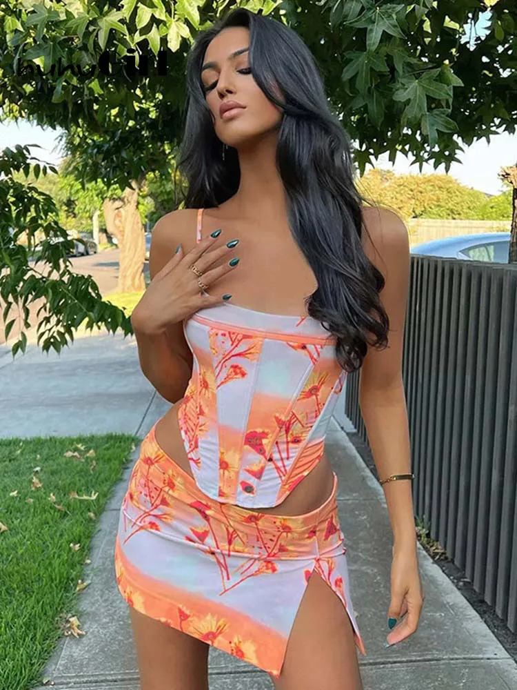 Huhugirl 2022 Summer Sexy Women's Tracksuits Spaghetti Strap Print Crop Tops and Side Split Skirts Suits Skinny Suit Female Sets
Huhugirl 2022 Summer Sexy Women's Tracksuits Spaghetti Strap Print Crop Tops and Side Split Skirts Suits Skinny Suit Female Sets