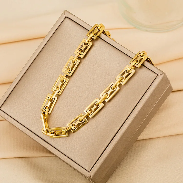 New thick chain decoration short niche design sense necklace female fashion hip hop cool tide neck decoration collarbone chain
New thick chain decoration short niche design sense necklace female fashion hip hop cool tide neck decoration collarbone chain
