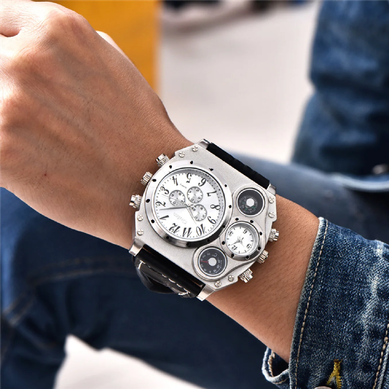 OULM Watch Men Quartz Sport Leather Strap Watches Big Dial Military Wristwatch Mens Clock Compass Decoration reloj hombre 2022
OULM Watch Men Quartz Sport Leather Strap Watches Big Dial Military Wristwatch Mens Clock Compass Decoration reloj hombre 2022