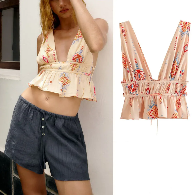 Кроп-топ женский с V-образным вырезом и вышивкой, без рукавов
Кроп-топ женский с V-образным вырезом и вышивкой, без рукавов