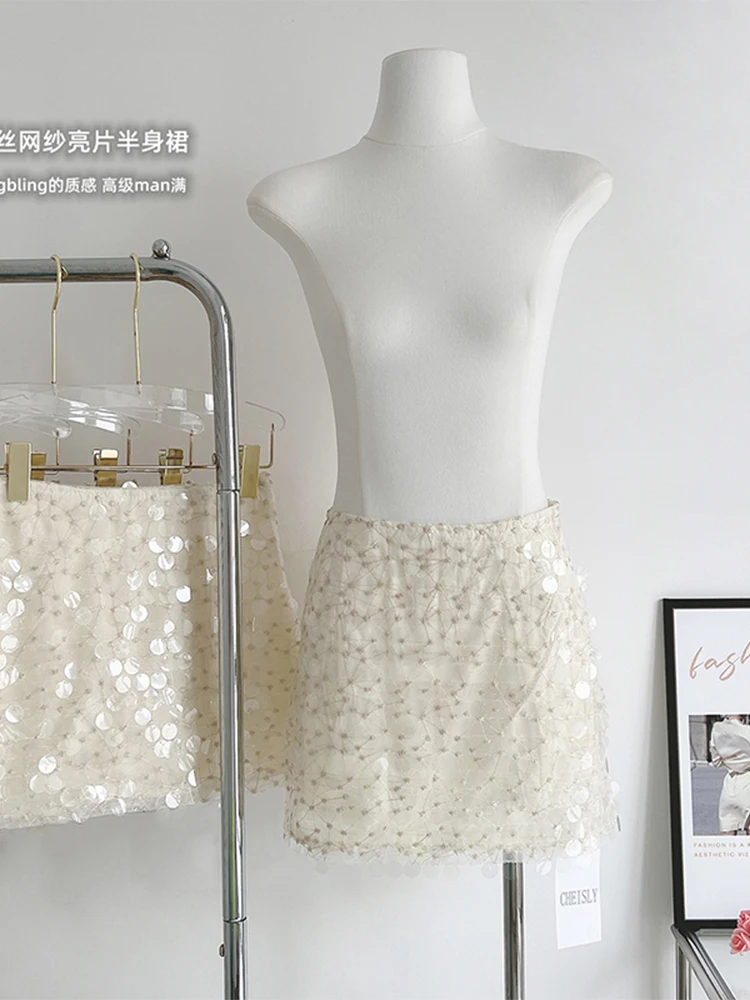 2023 Summer Women Mini Sequin Skirt Built-in Underpants Gauze Vintage Boho Design Party Fashion Aesthetic Sexy Luxury Hot Tide 
2023 Summer Women Mini Sequin Skirt Built-in Underpants Gauze Vintage Boho Design Party Fashion Aesthetic Sexy Luxury Hot Tide