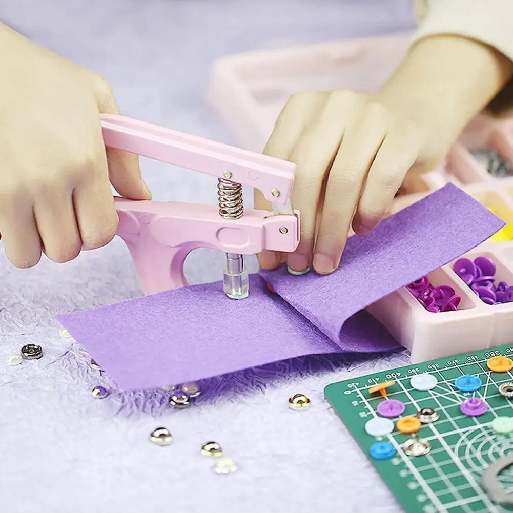 T5 Plastic/Metal Buttons For Clothing Sewing Accessories Button Hand Clamp Installation Tool Button Press Machine Sewing To O4M5
T5 Plastic/Metal Buttons For Clothing Sewing Accessories Button Hand Clamp Installation Tool Button Press Machine Sewing To O4M5