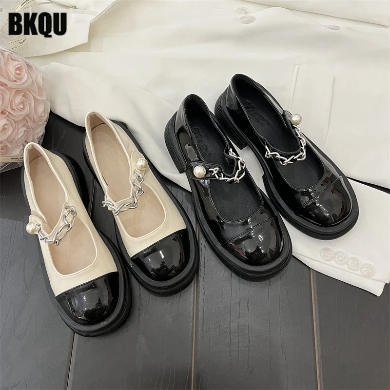Chain 2022 New Autumn Women Mary Janes Pearl Shallow Ladies Buckle Flats Lolita Female Sweet Student Shoes Design Mixed Color
Chain 2022 New Autumn Women Mary Janes Pearl Shallow Ladies Buckle Flats Lolita Female Sweet Student Shoes Design Mixed Color