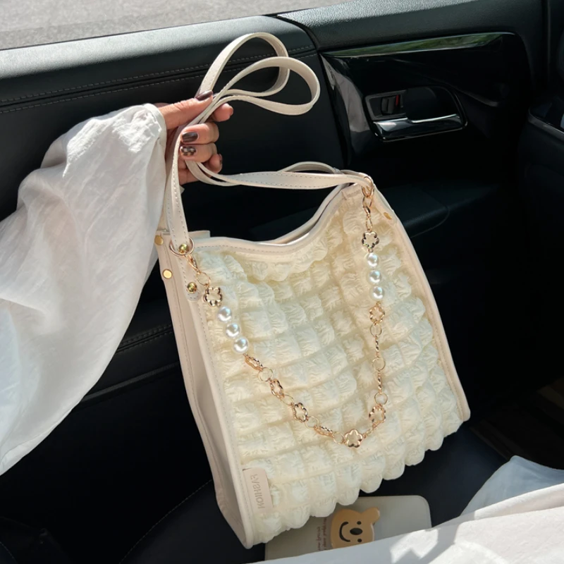 LEFTSIDE Lightweight Large Tote Bag Armpit Bag 2022 Summer New High-quality Soft Women's Designer Handbag Gentle Shoulder Bag
LEFTSIDE Lightweight Large Tote Bag Armpit Bag 2022 Summer New High-quality Soft Women's Designer Handbag Gentle Shoulder Bag