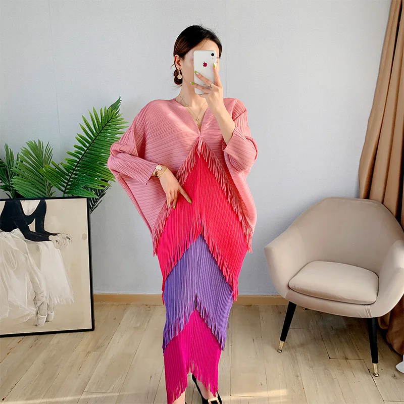 

Miyake fringed dress autumn V-neck contrast color bat sleeve fishtail loose and thin temperament fashion one-step skirt length