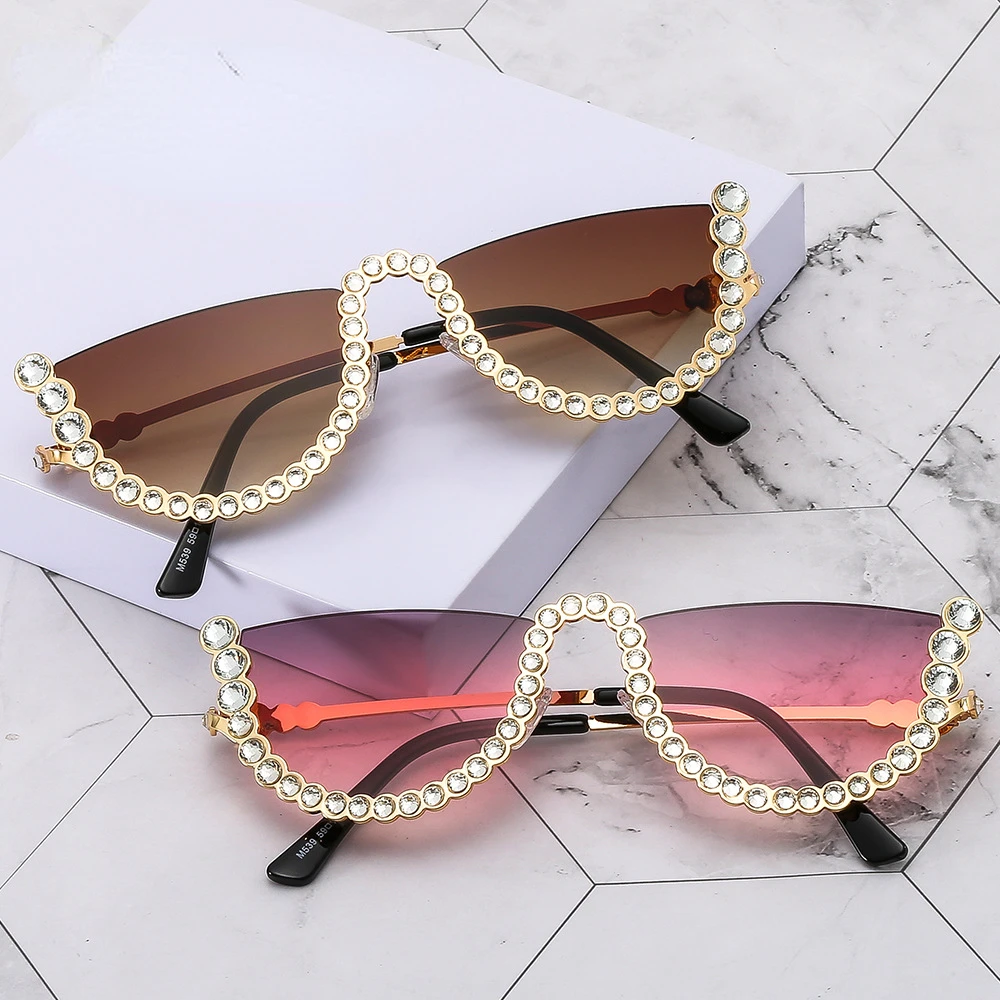 Sexy Luxury Brand Design Half Oval Crystal Retro Sun Glasses Vintage Round Diamond Sunglasses Women Fashion Rhinestone Shades
Sexy Luxury Brand Design Half Oval Crystal Retro Sun Glasses Vintage Round Diamond Sunglasses Women Fashion Rhinestone Shades