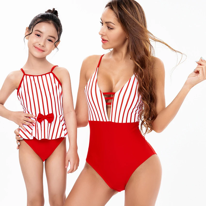 New 2022 Summer Family Matching Outfits for Beach Parent-child Swimwear Bikini Style Red Sleeveless Striped Large Swimsuit 
New 2022 Summer Family Matching Outfits for Beach Parent-child Swimwear Bikini Style Red Sleeveless Striped Large Swimsuit