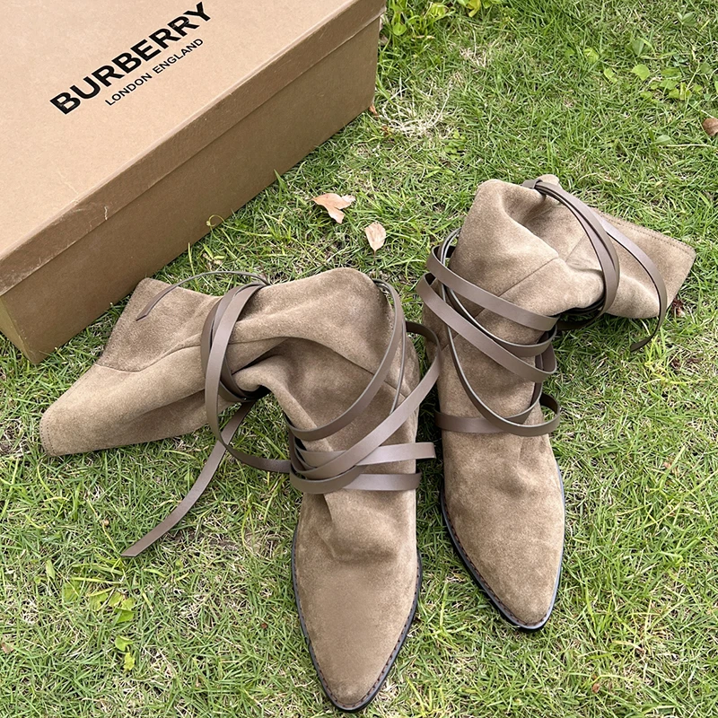 Ladies Knee-High Modern Boot Female Pointed Toe Casual Cross-tied Long Western Boots New 2022 Fashion Women Low Heel Black Shoes
Ladies Knee-High Modern Boot Female Pointed Toe Casual Cross-tied Long Western Boots New 2022 Fashion Women Low Heel Black Shoes