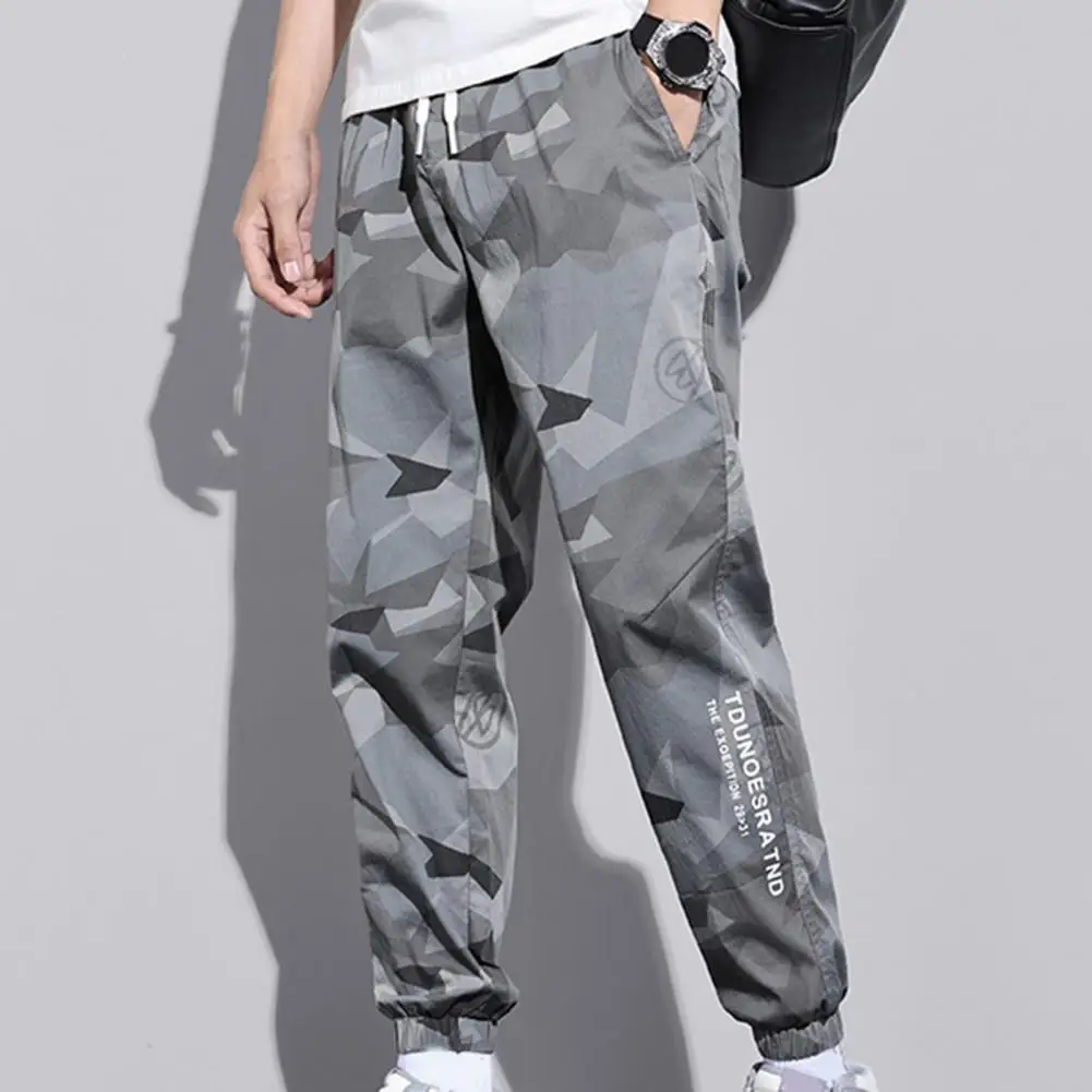 Hip-hop Style Trousers Deep Crotch Letter Print Cargo Pants Men Sweatpants Thin Breathable Mid Waist Camouflage Summer Jogger Tr
Hip-hop Style Trousers Deep Crotch Letter Print Cargo Pants Men Sweatpants Thin Breathable Mid Waist Camouflage Summer Jogger Tr