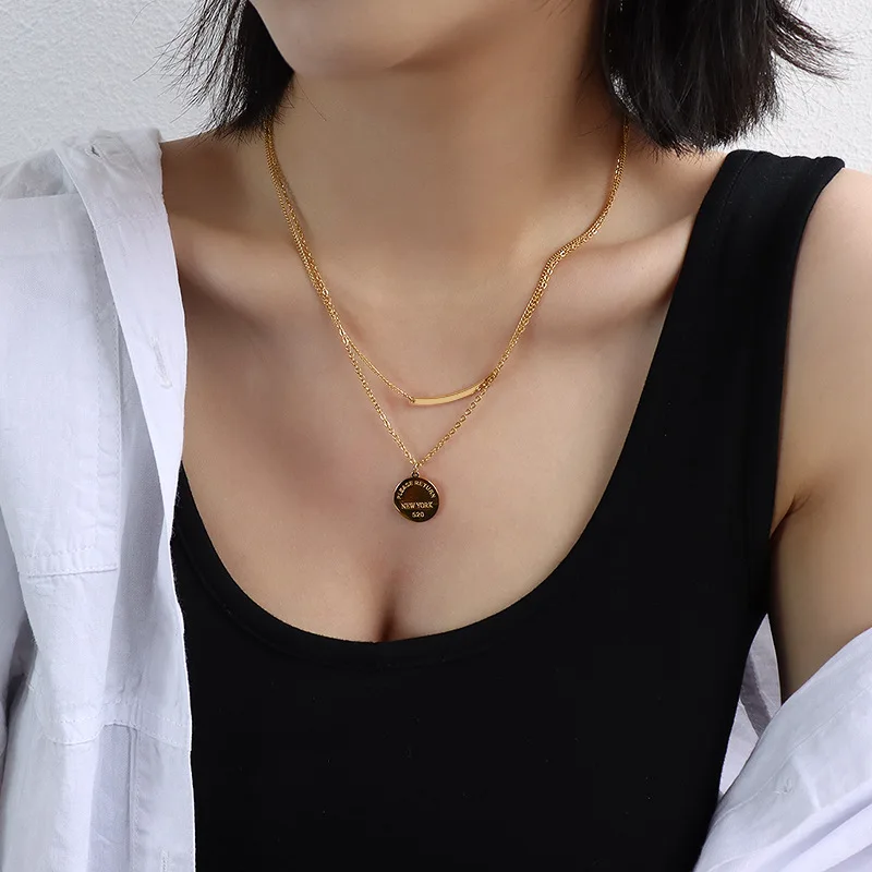 Fashion gold double layer Lady necklace, round letter pendant, multilayer clavicle chain, women's jewelry, party birthday gifts
Fashion gold double layer Lady necklace, round letter pendant, multilayer clavicle chain, women's jewelry, party birthday gifts