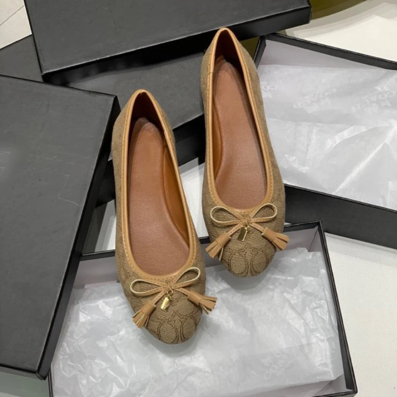 Four Seasons Shoes New Single Round-headed Comfortable Women Flat Shoes Retro Shallow-mouthed Women's Shoes
Four Seasons Shoes New Single Round-headed Comfortable Women Flat Shoes Retro Shallow-mouthed Women's Shoes