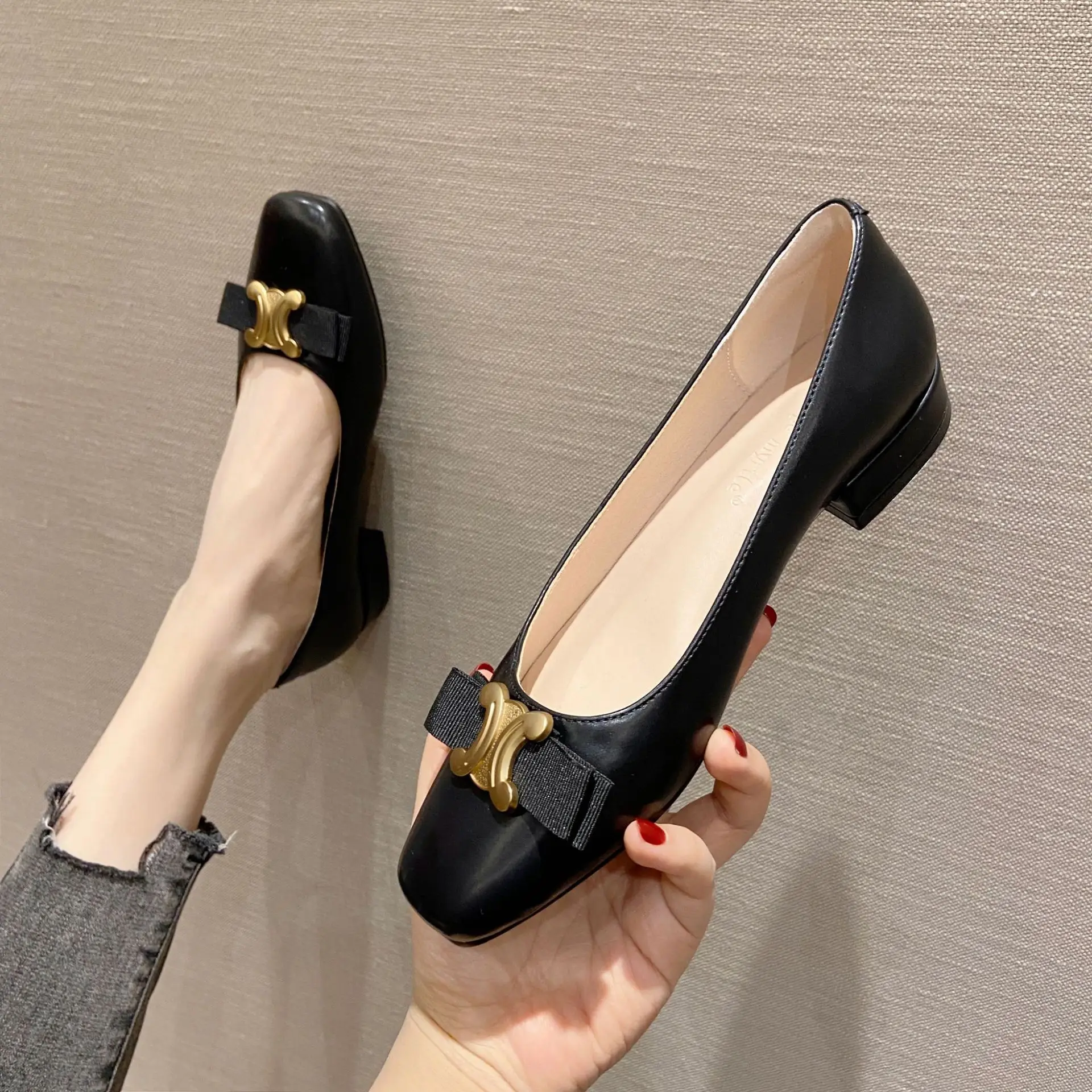 Ladies High Heels Casual Shoes PU Solid Color Square Low Heeled Cut Wear Resistant Non Slip Women
Ladies High Heels Casual Shoes PU Solid Color Square Low Heeled Cut Wear Resistant Non Slip Women