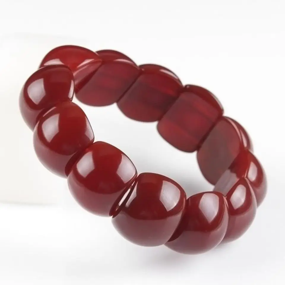 Natural Red Agate Semi-circular Hand Row Men's and Women's Benmingnian Hand String Jewelry
Natural Red Agate Semi-circular Hand Row Men's and Women's Benmingnian Hand String Jewelry