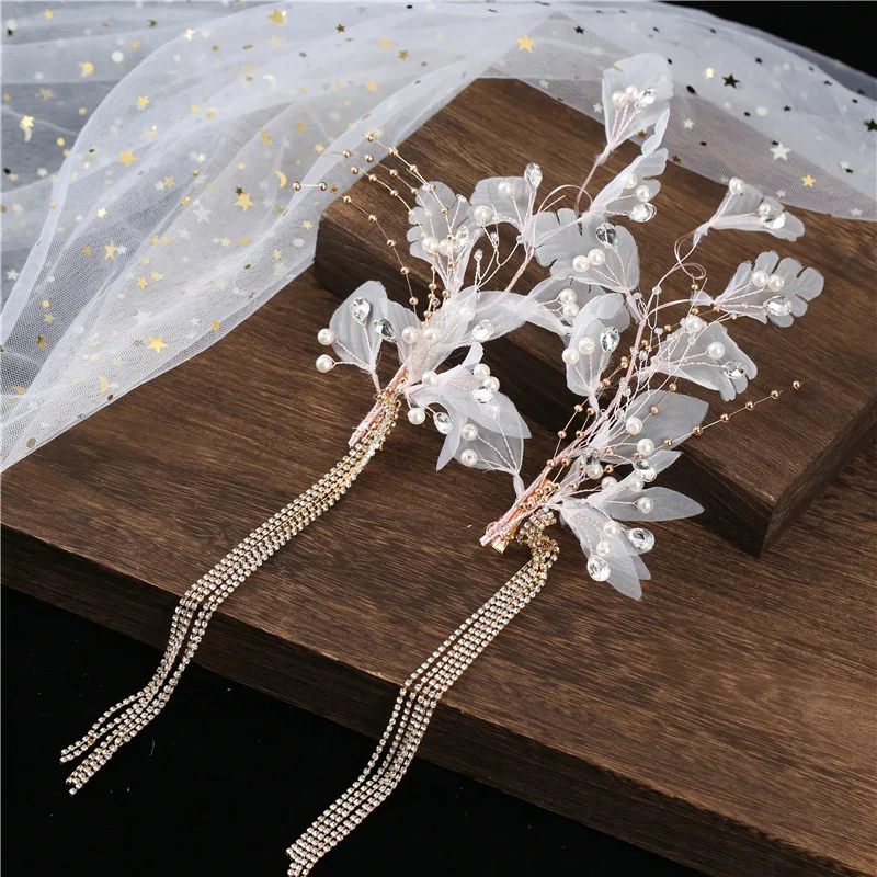 Aestheticism wedding yarn travel shoot costume clip hair accessories handmade silk yarn clip headdress.
Aestheticism wedding yarn travel shoot costume clip hair accessories handmade silk yarn clip headdress.