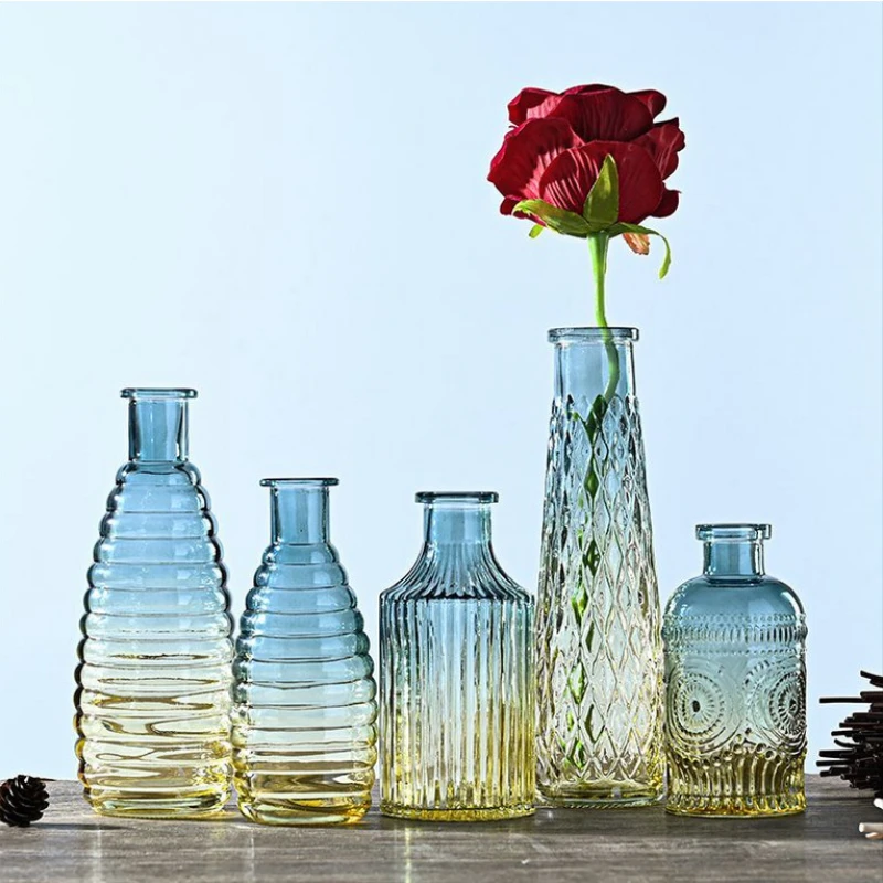 Nordic Small Fresh Retro Relief Clear Glass Vase Living Room Flower Arrangement Home Office Table Decoration
Nordic Small Fresh Retro Relief Clear Glass Vase Living Room Flower Arrangement Home Office Table Decoration