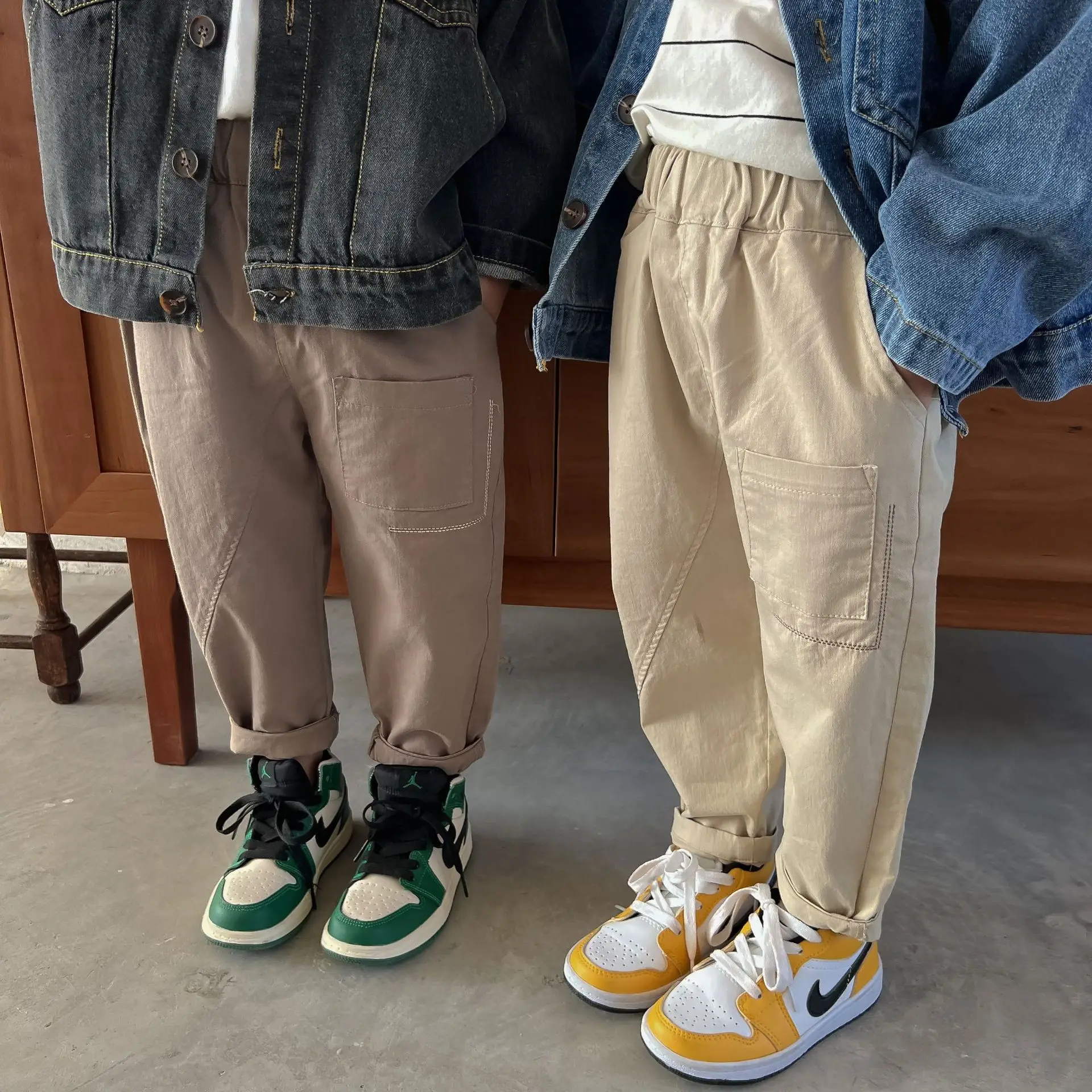 Spring Children cotton casual patchwork pocket trousers Kids solid color soft embroidery pants
Spring Children cotton casual patchwork pocket trousers Kids solid color soft embroidery pants