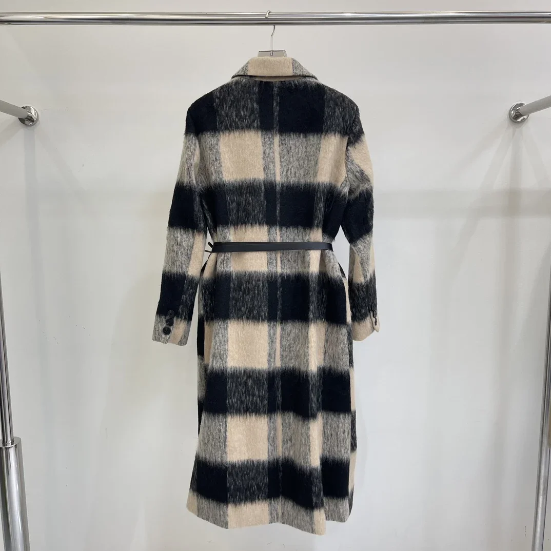 Autumn/Winter New Contrast Plaid Fleece Mid length Coat, Suit Collar, Double breasted, and Decorative Belt
Autumn/Winter New Contrast Plaid Fleece Mid length Coat, Suit Collar, Double breasted, and Decorative Belt