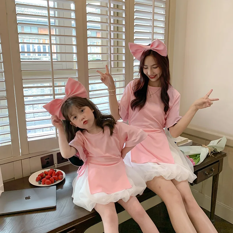 2022 Mom and Daughter Summer Casual Suit Crew Neck Shirt + Mesh Skirt Two Piece Set Mom and Baby Girl Matching Clothes
2022 Mom and Daughter Summer Casual Suit Crew Neck Shirt + Mesh Skirt Two Piece Set Mom and Baby Girl Matching Clothes