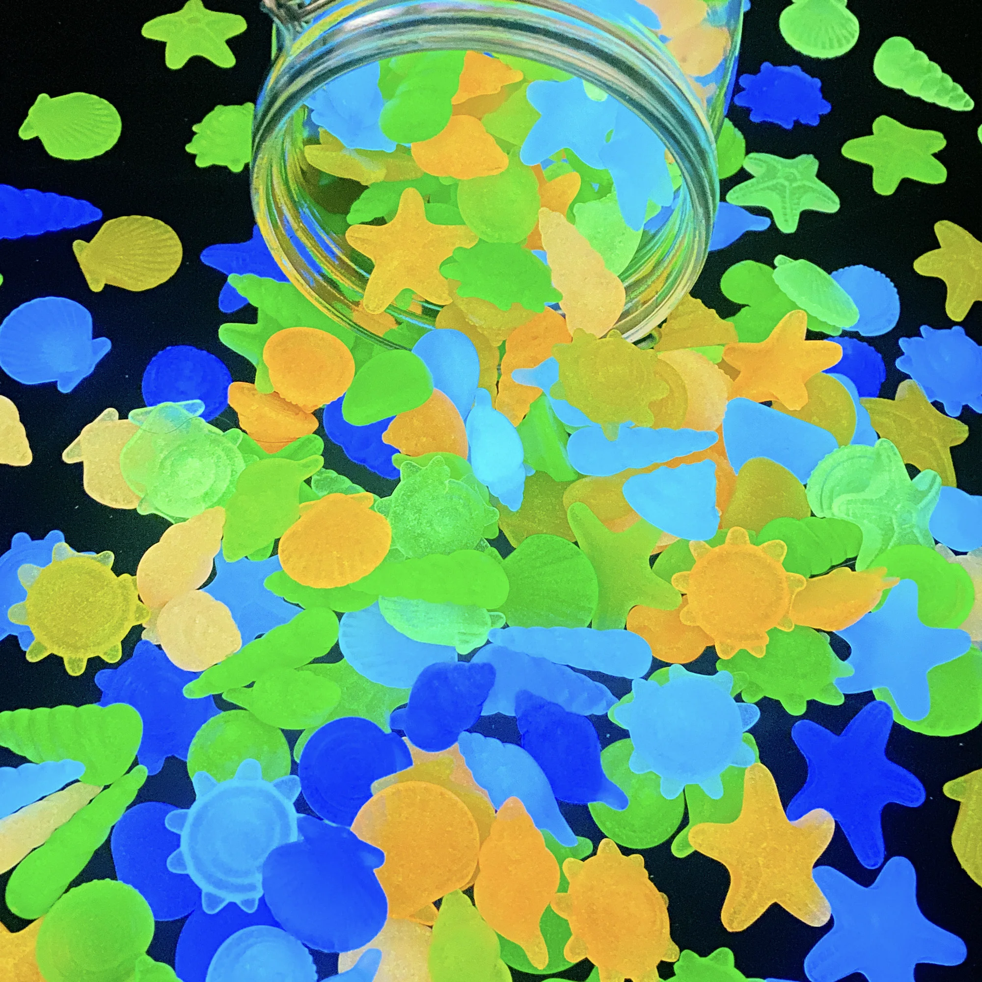 Fish Tank Scenery Luminous Shell Fish Tank Aquarium Scenery Luminous Glow Stone Highlighting Glow Colored Stone Gardening Stone
Fish Tank Scenery Luminous Shell Fish Tank Aquarium Scenery Luminous Glow Stone Highlighting Glow Colored Stone Gardening Stone